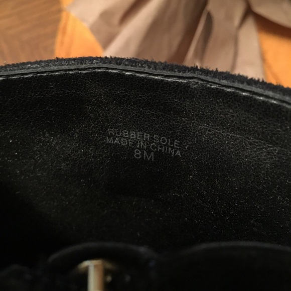 Gorgeous Ann Taylor 8M black suede side zip booties. A steal at this price - Picture 14 of 15